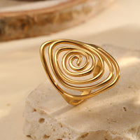 Gouden gedraaide spiraalring