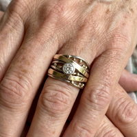 Zilveren en gouden ring met zirkonia en gouden kraaltjes