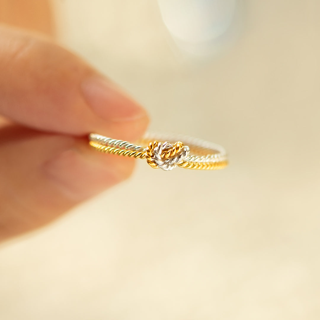 Gouden minimalistische gevlochten knoopring