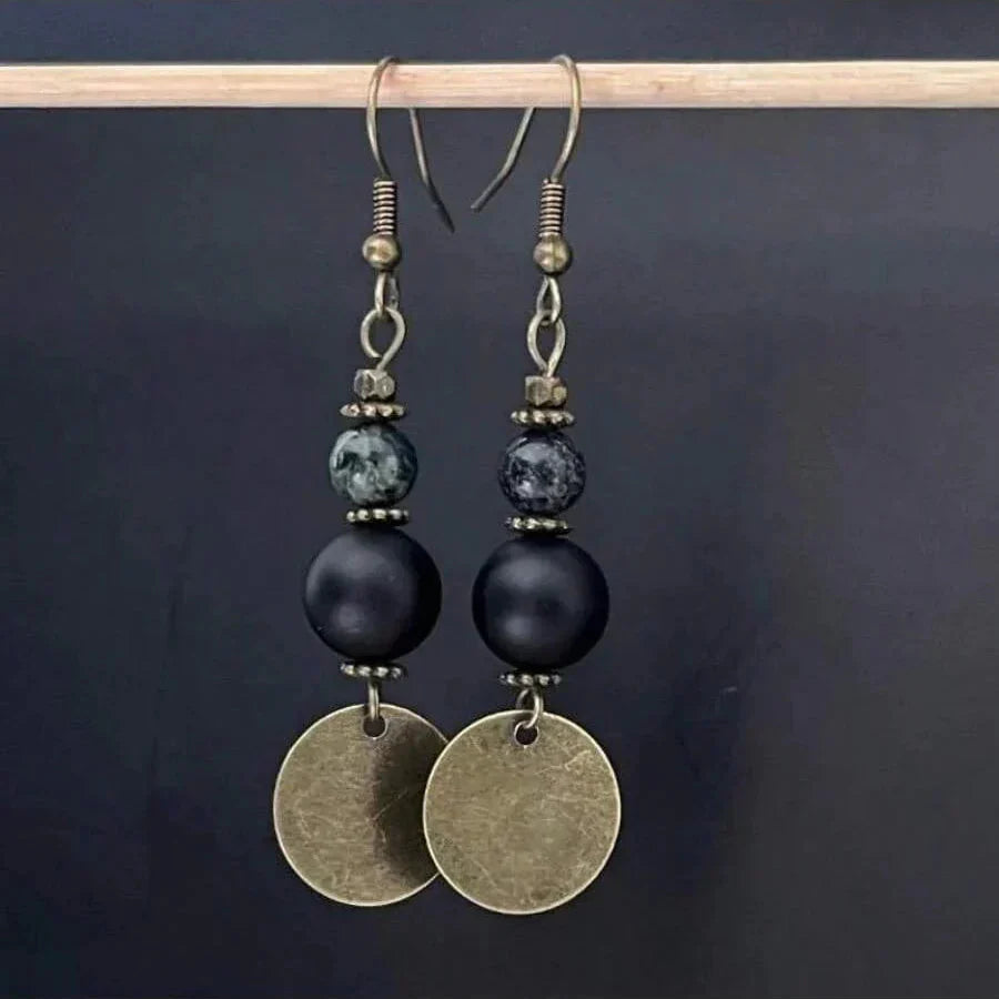 Bohemian bronzen oorbellen met ronde schijf en kralen