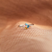 Roségouden ring met kleurrijke baguette geboortestenen