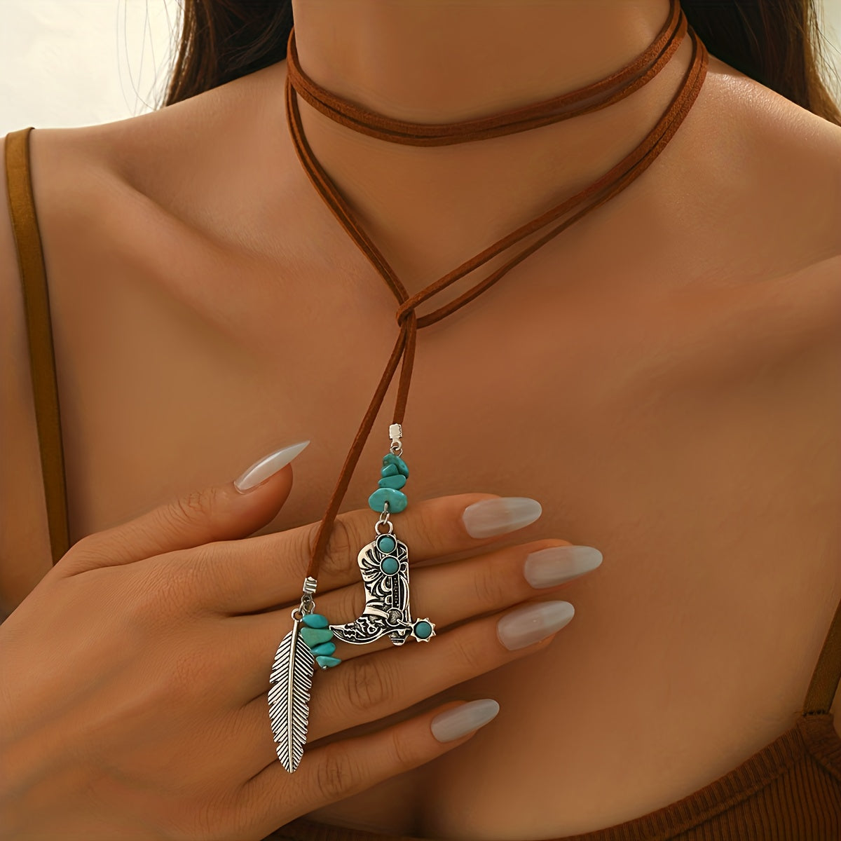 Bohemian ketting met turkooizen kralen en veerhanger