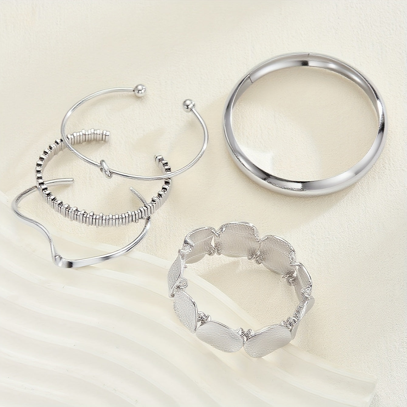 Zilveren gestapelde cuff-armbandenset