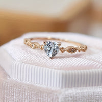 Roségouden ring met hartvormige aquamarijn