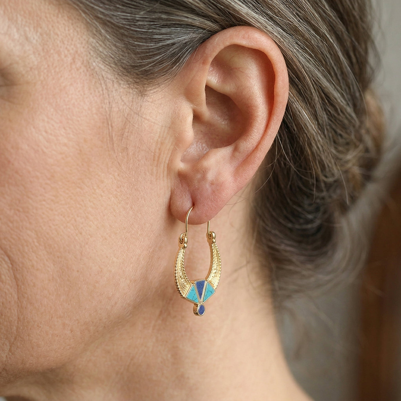 Bohemian oorbellen met turquoise halvemaan en kralen