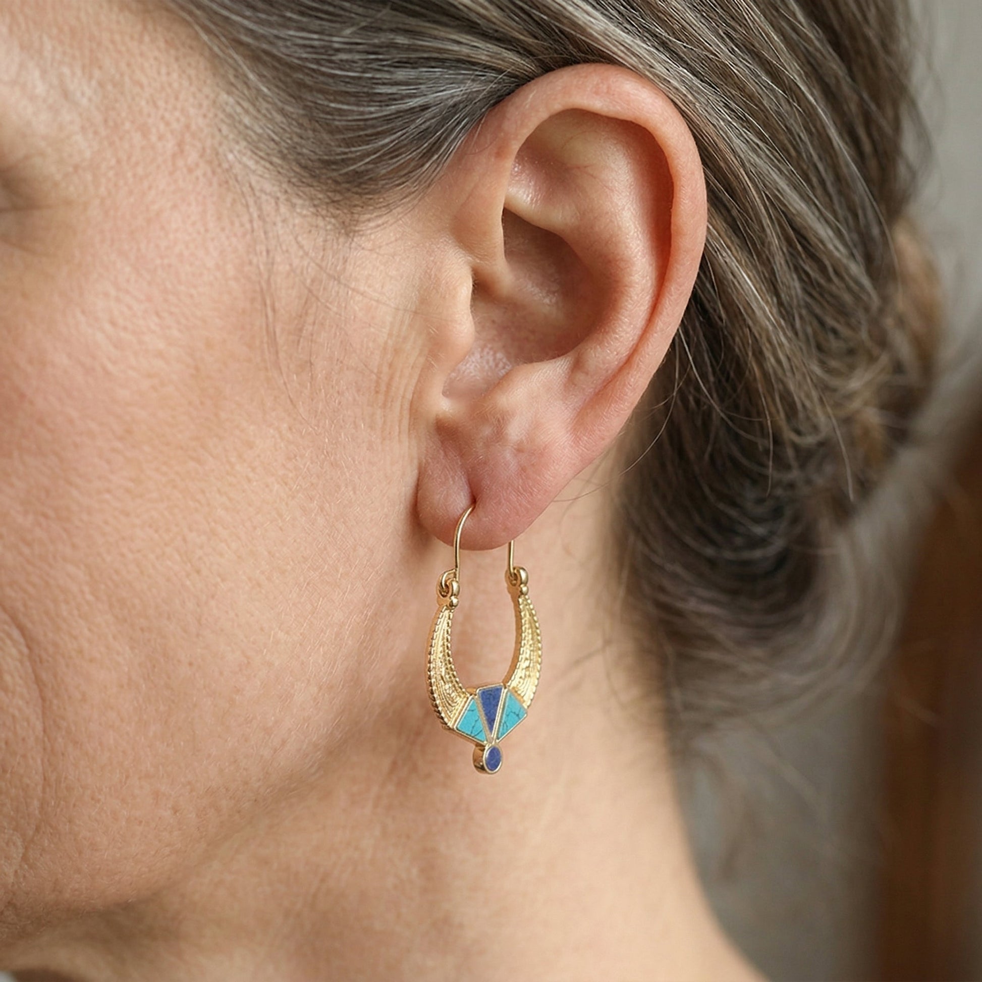 Bohemian oorbellen met turquoise halvemaan en kralen