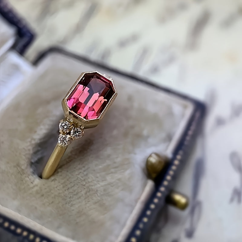 Gouden vintage ring met roze toermalijn