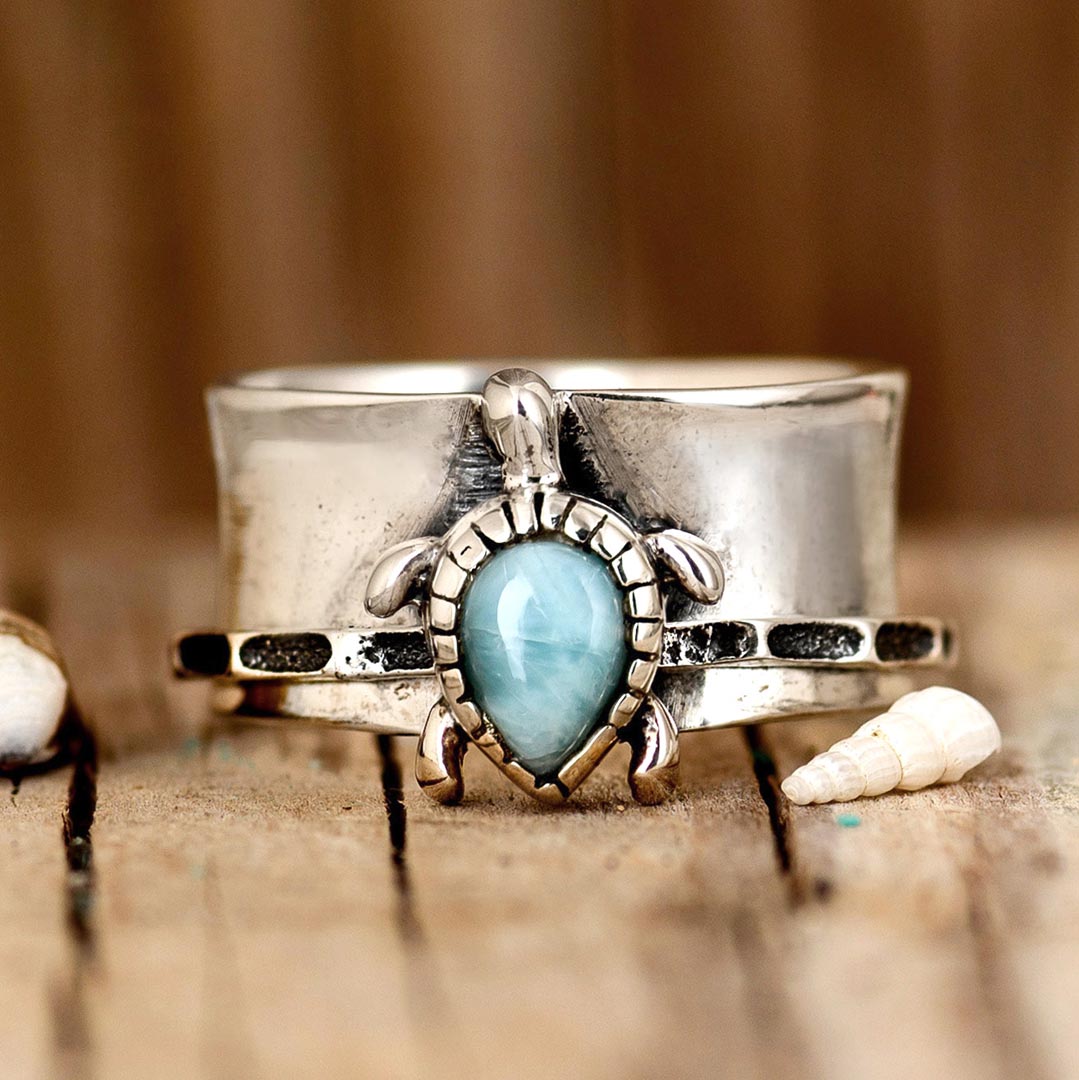 Zilveren brede ring met schildpad en larimar