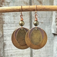 Bohemian bronzen oorbellen met dubbele ronde schijf