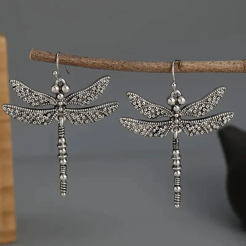 Zilveren bohemian oorbellen met libelle