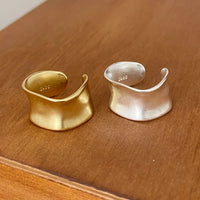 Zilveren brede verstelbare ring met golvend ontwerp