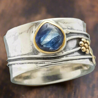 Zilveren ring met blauwe kyaniet edelsteen
