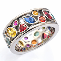 Zilveren ring met kleurrijke edelstenen