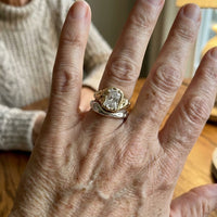 Goud-zilveren ring met rechthoekige zirkonia