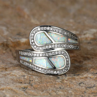 Zilveren vintage ring met witte opaal en zirkonia