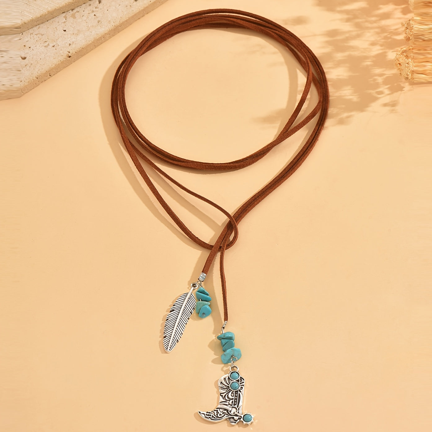 Bohemian ketting met turkooizen kralen en veerhanger