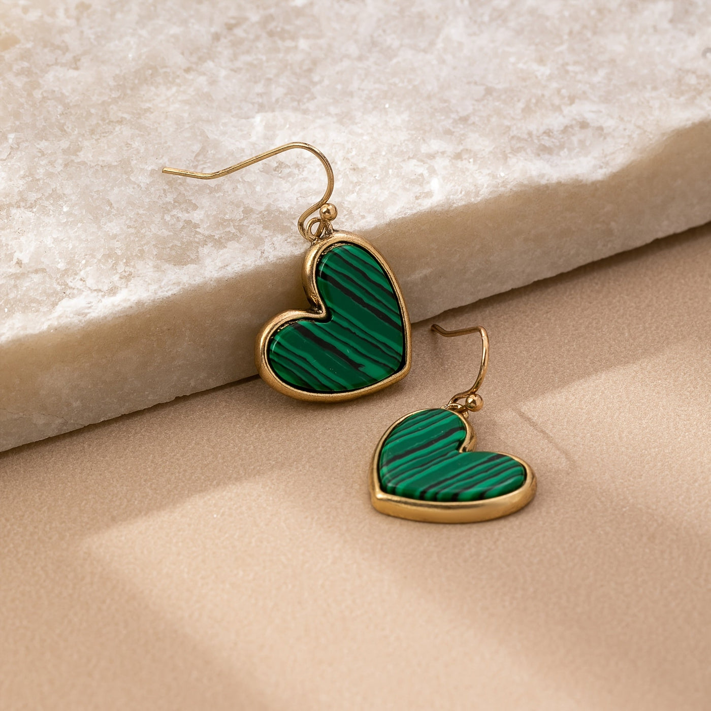 Gouden oorbellen met turquoise hart
