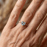 Roségouden ring met hartvormige aquamarijn
