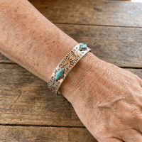 Zilveren western armband met turkooizen ruiten en gravering
