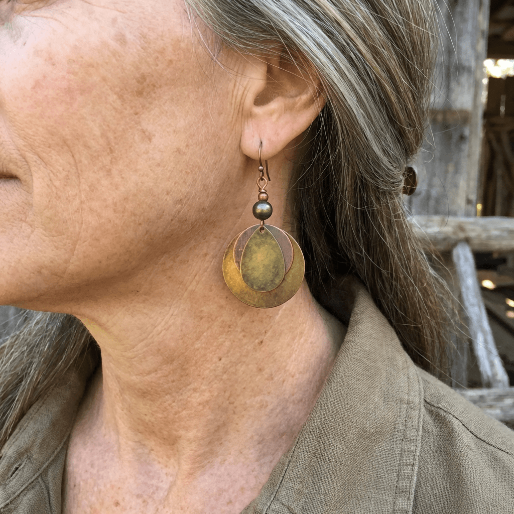Bohemian bronzen oorbellen met dubbele ronde schijf