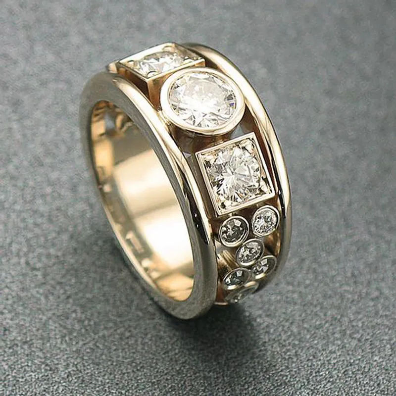 Roségouden ring met bloemgravure en kristal