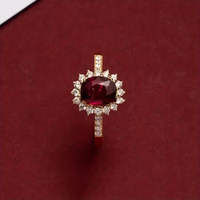 Zilveren solitaire ring met rode edelsteen