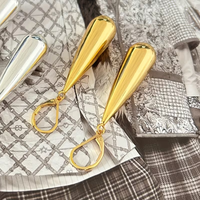 Gouden oorbellen met druppelhanger