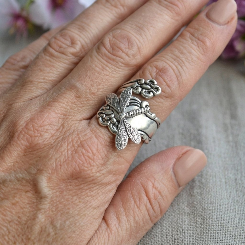 Zilveren bohemian ring met libelle