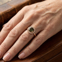 Gouden vintage ring met opengewerkte roos
