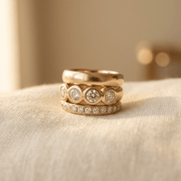 Gouden ringenset met zirkonia stapelringen