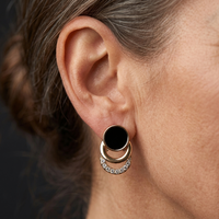 Gouden oorbellen met zwarte onyx en zirkonia
