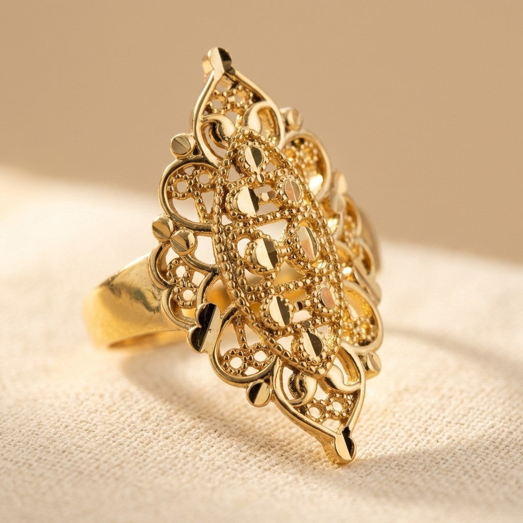 Gouden vintage opengewerkte filigraan ring