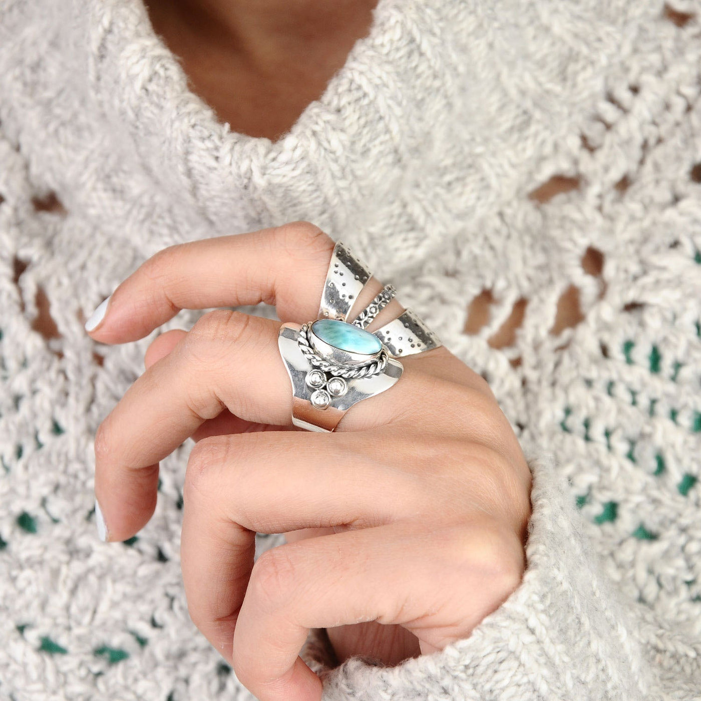 Zilveren boho-ring met ovale larimar